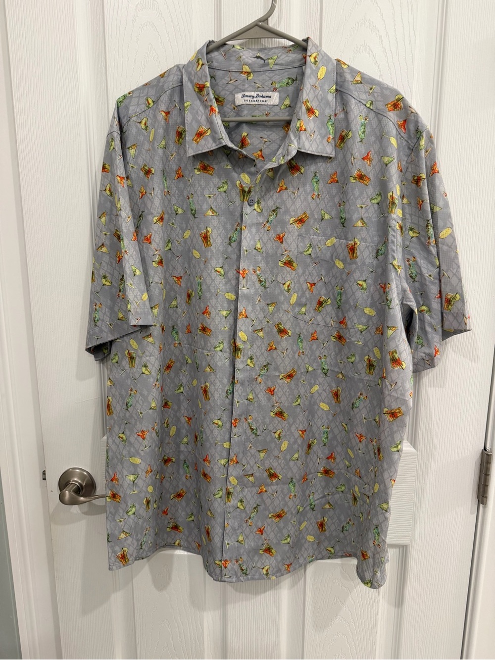 Tommy Bahama Gray Short-Sleeve Camp Shirt with Tropical Print